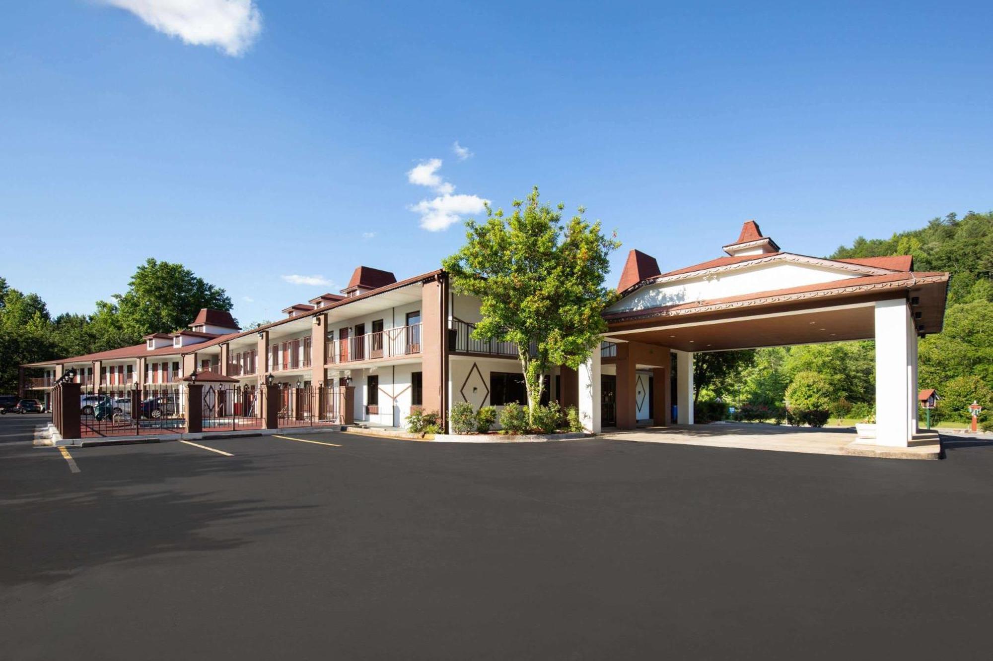 Days Inn By Wyndham Helen Exterior foto